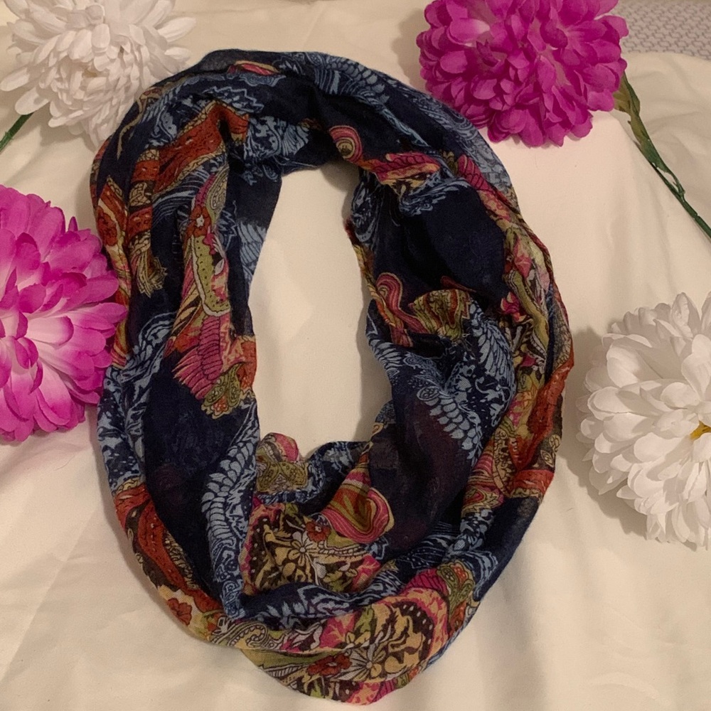 🌹Paisley Infinity Scarf🌹